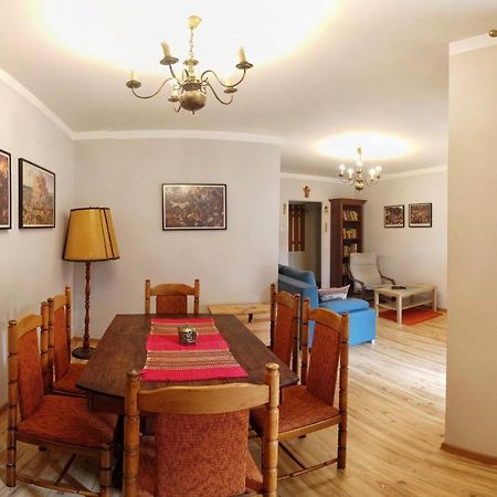 Cozy apartment in Tarnów Buitenkant foto