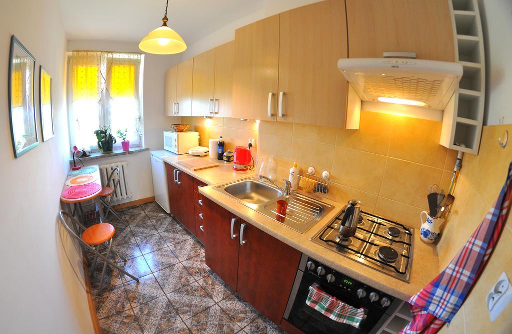 Cozy apartment in Tarnów Buitenkant foto
