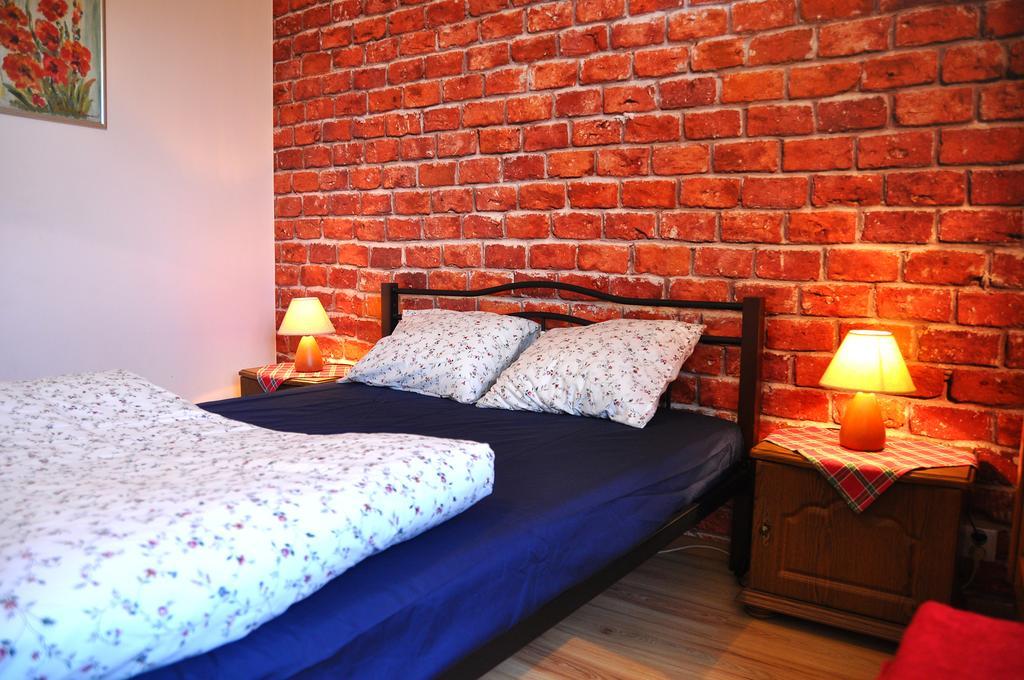 Cozy apartment in Tarnów Buitenkant foto